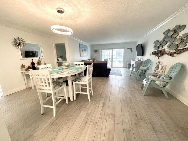 121 Wettaw Lane 116, North Palm Beach, FL 33408