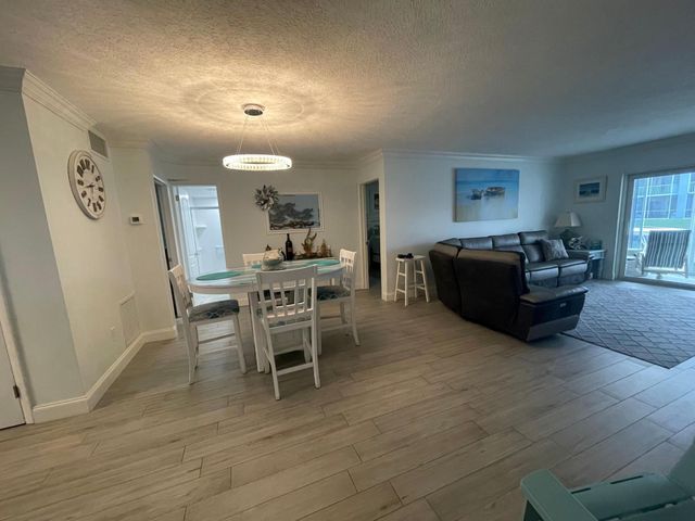 121 Wettaw Lane 116, North Palm Beach, FL 33408
