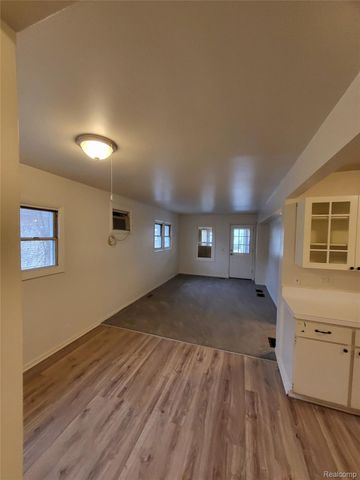 1155 Lakeview Street, Waterford Charter Township, MI 48328