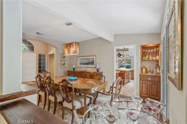 3818 Hayvenhurst Avenue, Encino, CA 91436