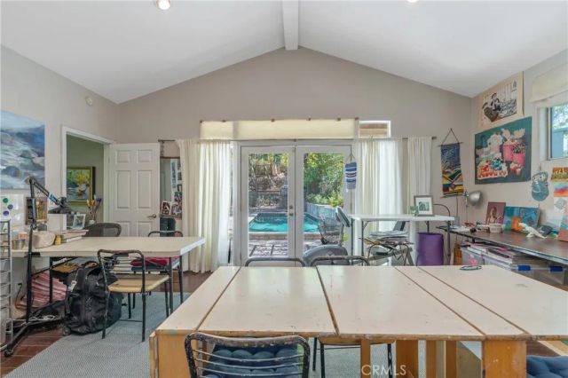 3818 Hayvenhurst Avenue, Encino, CA 91436