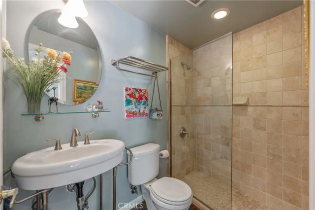 3818 Hayvenhurst Avenue, Encino, CA 91436