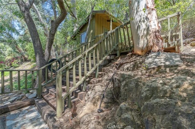 3818 Hayvenhurst Avenue, Encino, CA 91436