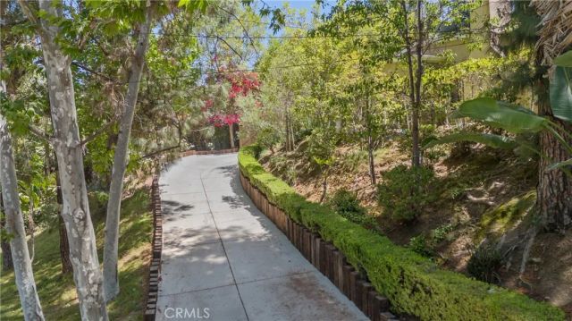 3818 Hayvenhurst Avenue, Encino, CA 91436