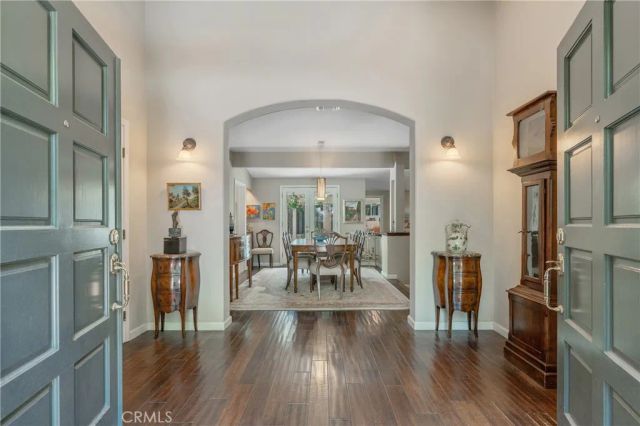 3818 Hayvenhurst Avenue, Encino, CA 91436