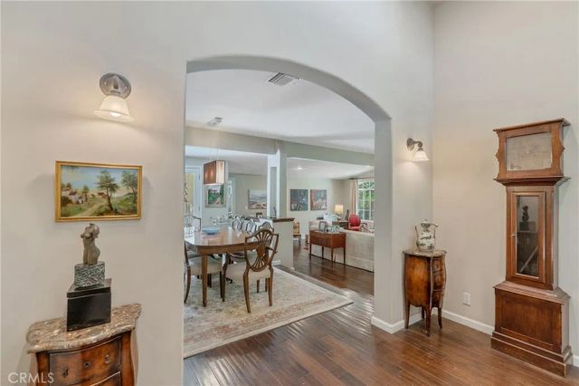 3818 Hayvenhurst Avenue, Encino, CA 91436