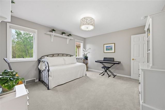 1807 Willow Oak Dr, Franklin Park, PA 15090