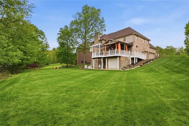 1807 Willow Oak Dr, Franklin Park, PA 15090
