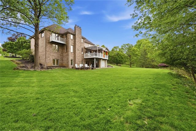 1807 Willow Oak Dr, Franklin Park, PA 15090