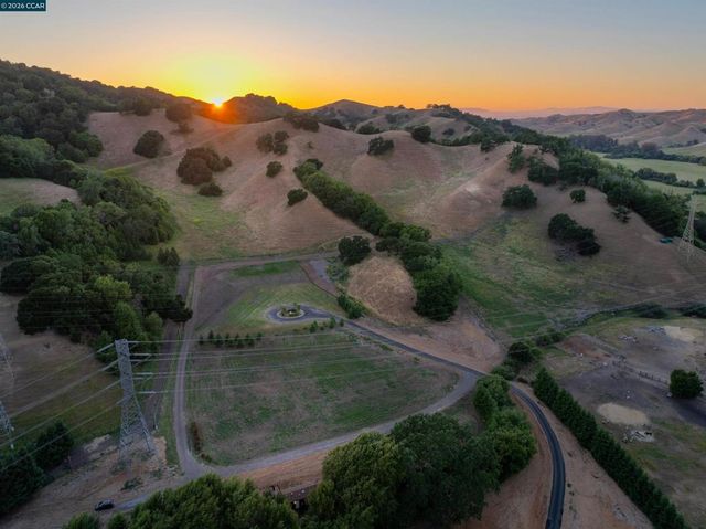 60 Hampton Road, Martinez, CA 94553