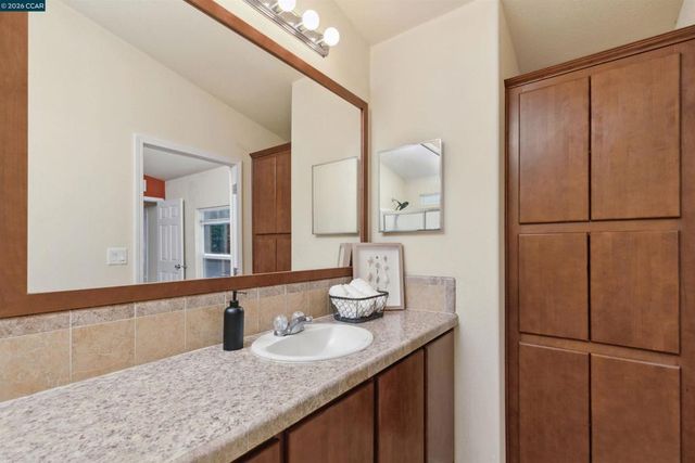 60 Hampton Road, Martinez, CA 94553