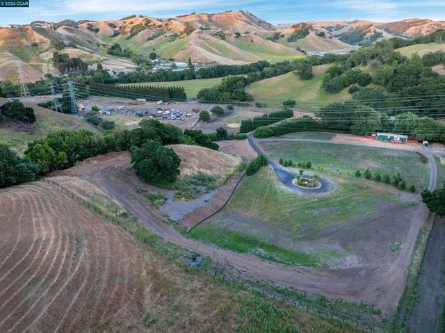 60 Hampton Road, Martinez, CA 94553