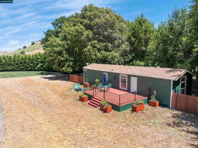 60 Hampton Road, Martinez, CA 94553