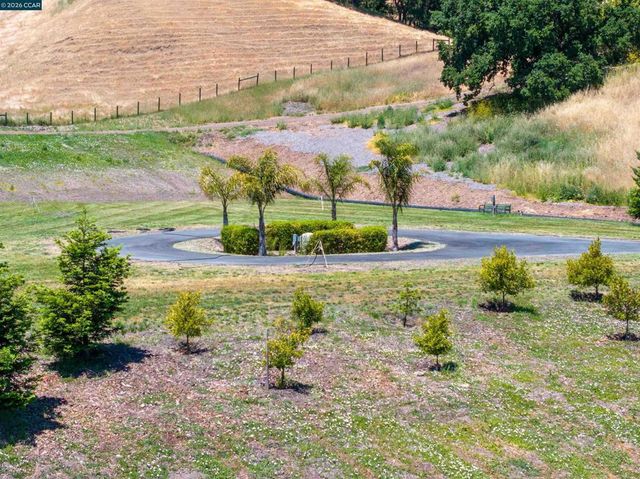 60 Hampton Road, Martinez, CA 94553