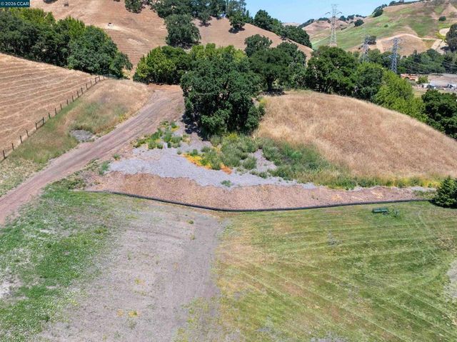 60 Hampton Road, Martinez, CA 94553