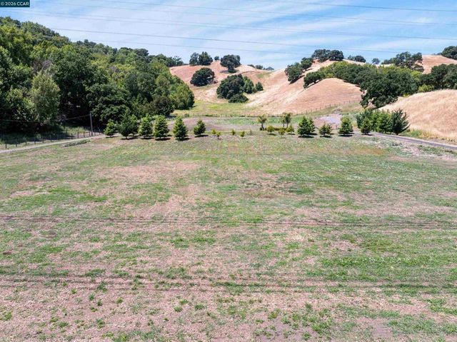 60 Hampton Road, Martinez, CA 94553