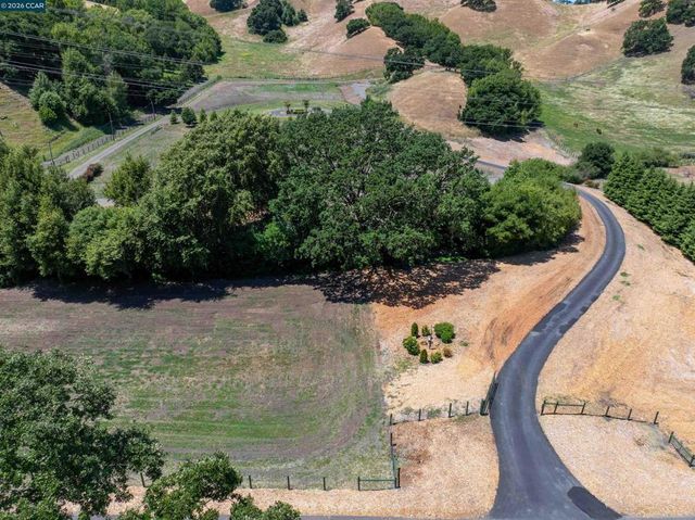 60 Hampton Road, Martinez, CA 94553