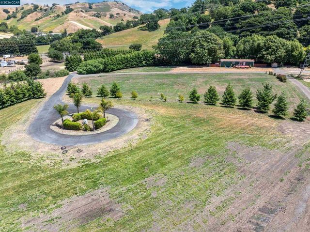 60 Hampton Road, Martinez, CA 94553