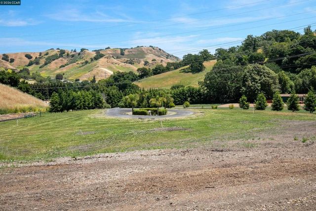 60 Hampton Road, Martinez, CA 94553