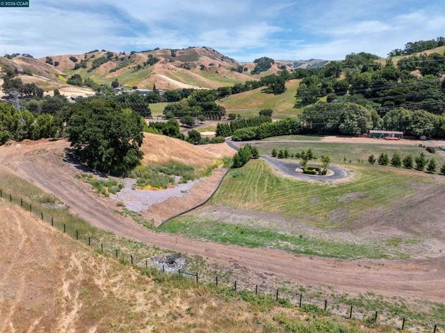 60 Hampton Road, Martinez, CA 94553