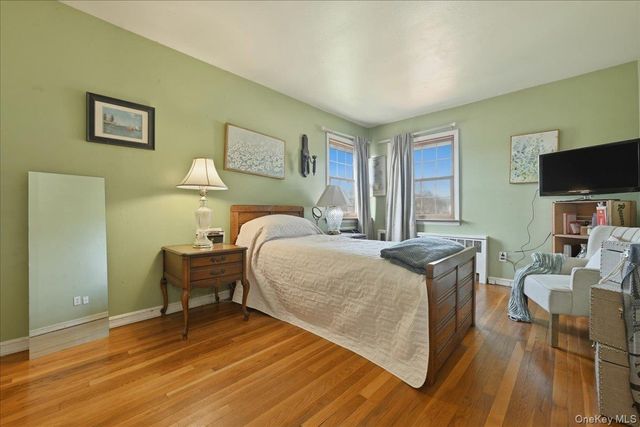 34 Bonnie Drive, Westbury, NY 11590