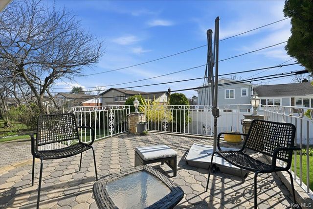 34 Bonnie Drive, Westbury, NY 11590