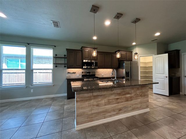 1105 Spanish Needle Trail, Fort Worth, TX 76177