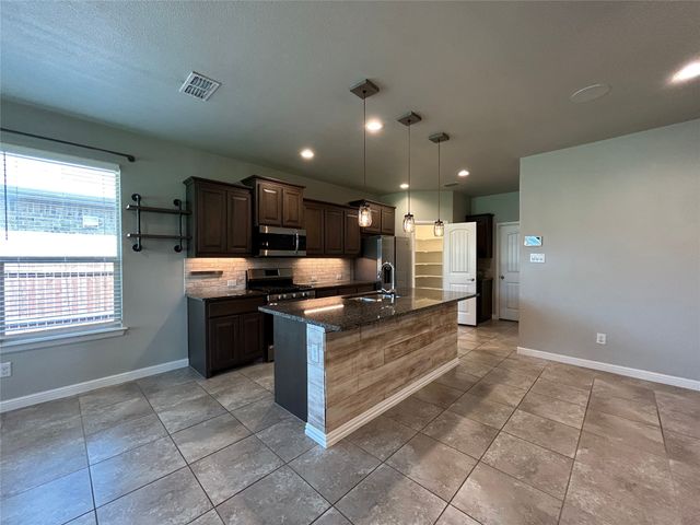 1105 Spanish Needle Trail, Fort Worth, TX 76177