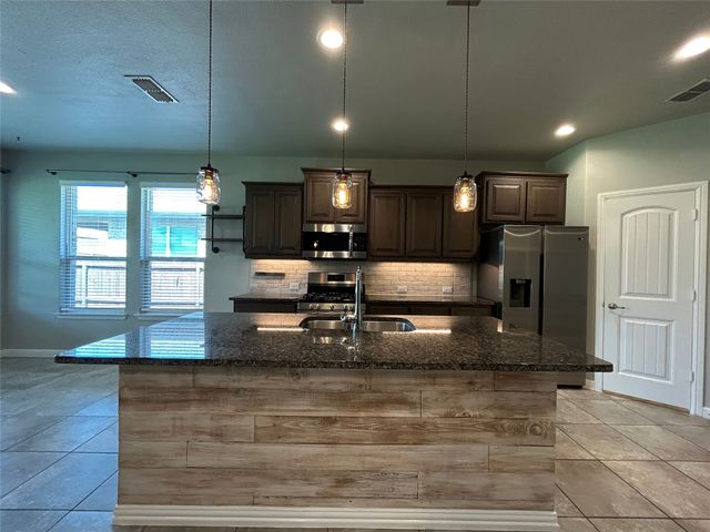 1105 Spanish Needle Trail, Fort Worth, TX 76177
