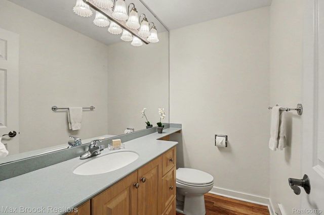 2020 Wickford Court, Bloomfield Charter Township, MI 48304