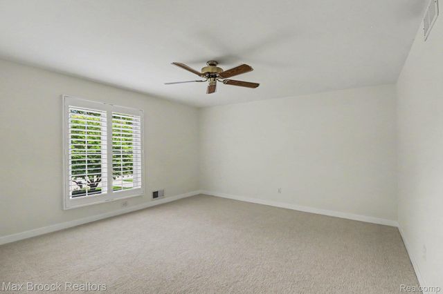 2020 Wickford Court, Bloomfield Charter Township, MI 48304