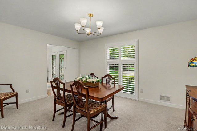 2020 Wickford Court, Bloomfield Charter Township, MI 48304