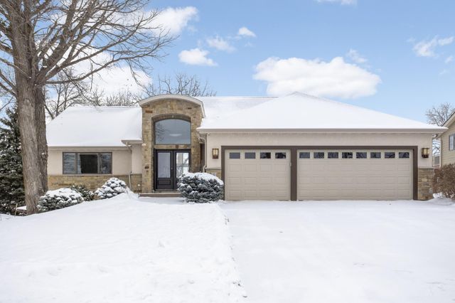 3857 Island View Circle NW, Prior Lake, MN 55372