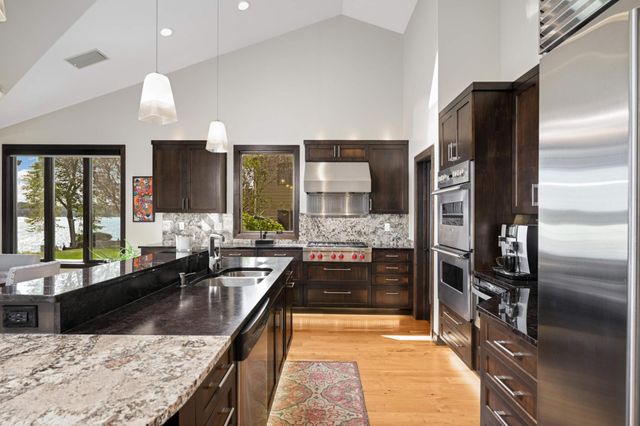 3857 Island View Circle NW, Prior Lake, MN 55372