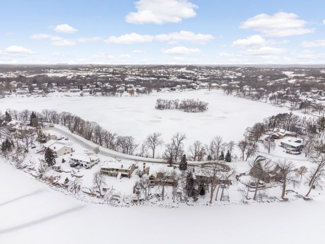 3857 Island View Circle NW, Prior Lake, MN 55372