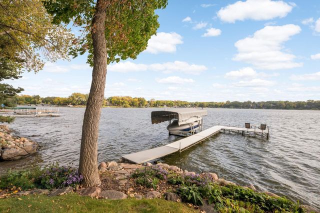 3857 Island View Circle NW, Prior Lake, MN 55372