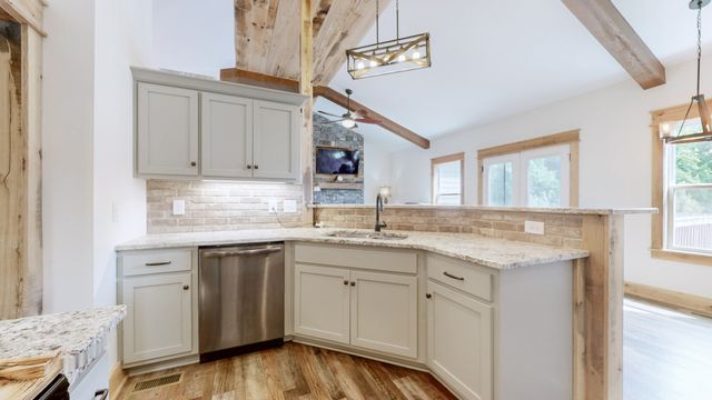 601 King Ridge Rd, Dowelltown, TN 37059