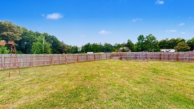 601 King Ridge Rd, Dowelltown, TN 37059