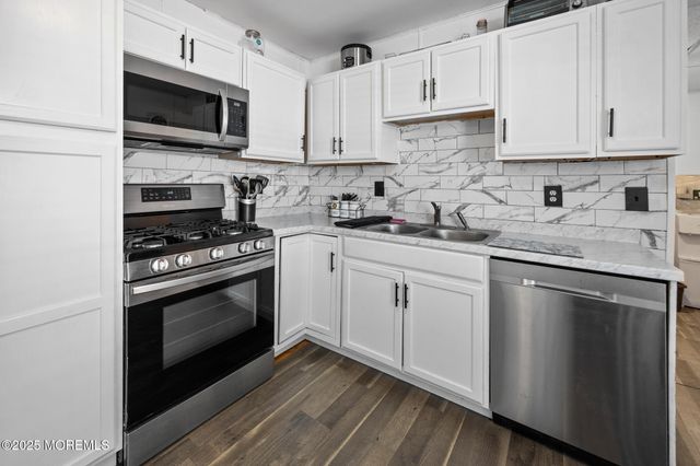 14 Georgetown Boulevard, Barnegat, NJ 08005