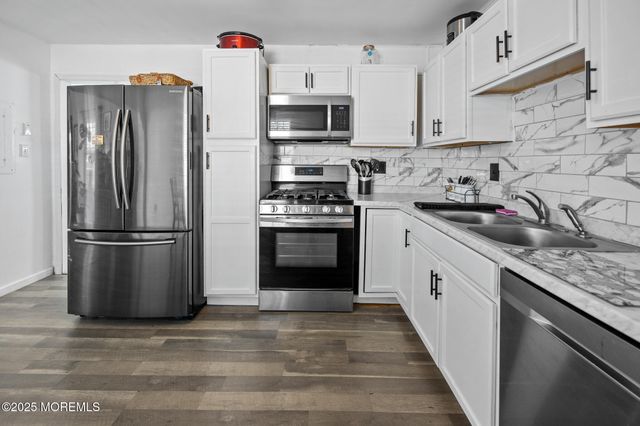 14 Georgetown Boulevard, Barnegat, NJ 08005