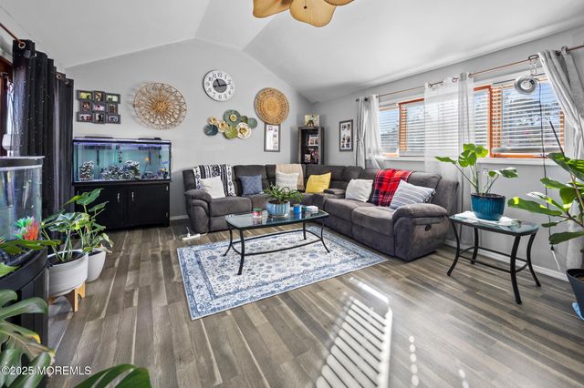 14 Georgetown Boulevard, Barnegat, NJ 08005