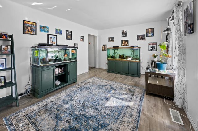 14 Georgetown Boulevard, Barnegat, NJ 08005