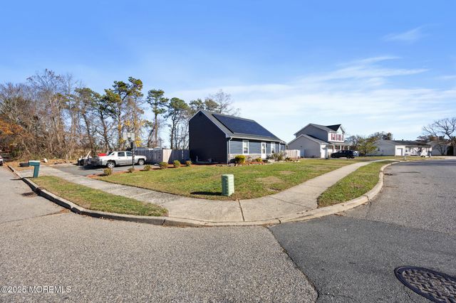 14 Georgetown Boulevard, Barnegat, NJ 08005