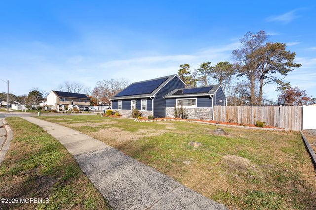 14 Georgetown Boulevard, Barnegat, NJ 08005