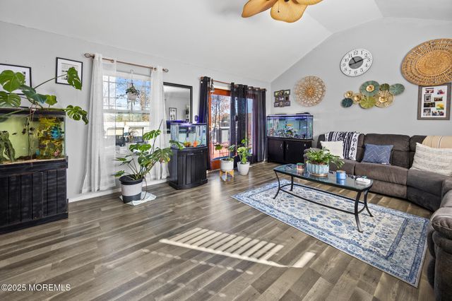 14 Georgetown Boulevard, Barnegat, NJ 08005