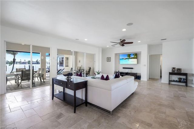 5012 SW 5th PL, Cape Coral, FL 33914