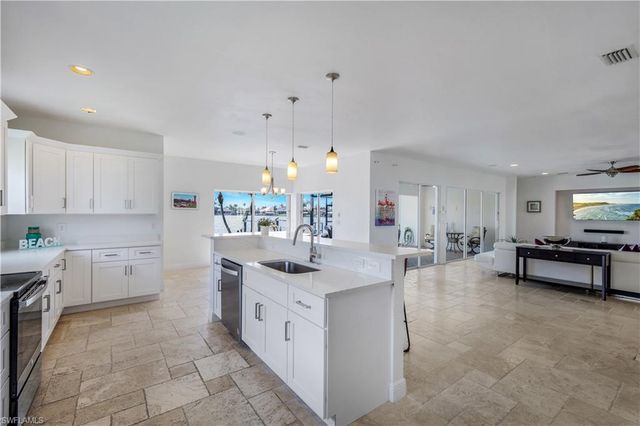 5012 SW 5th PL, Cape Coral, FL 33914