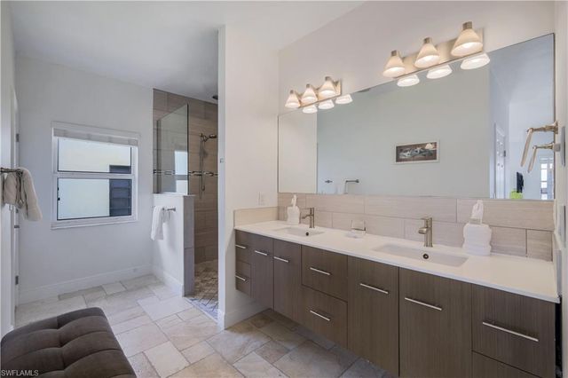 5012 SW 5th PL, Cape Coral, FL 33914