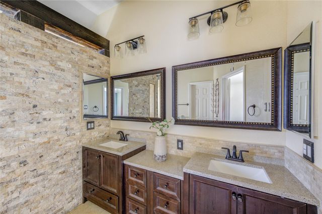 44 Atascadero Drive, Manvel, TX 77578