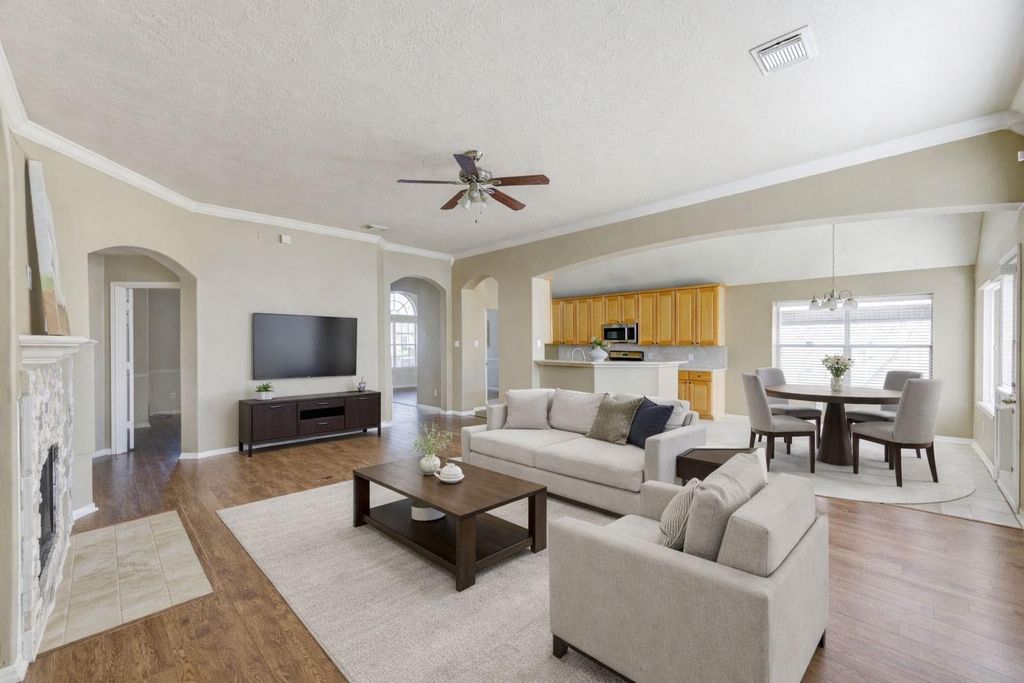 44 Atascadero Drive, Manvel, TX 77578